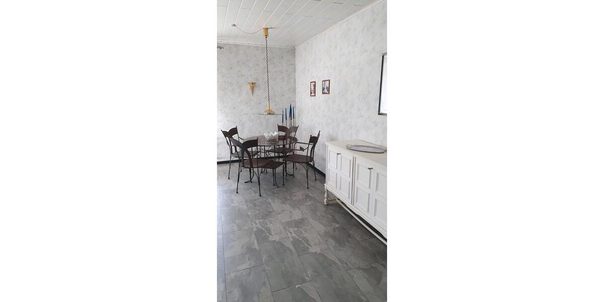 Etagenwohnung Wissen - 6 Zimmer, 145 m&sup2;, 2.250&euro; | Angebot:25787768