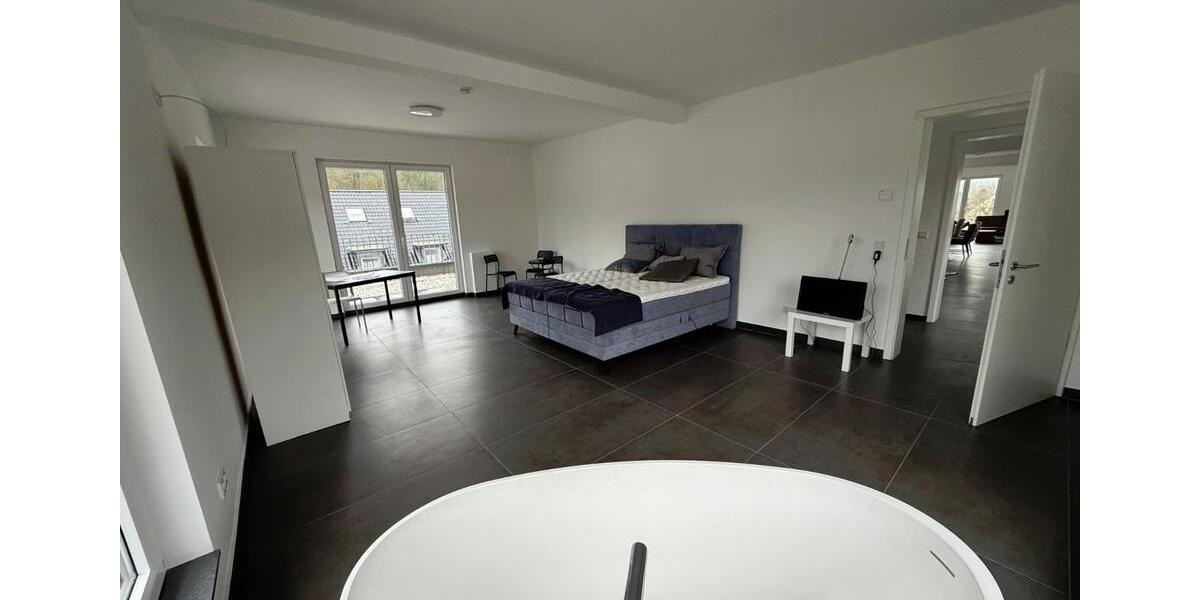 Einfamilienhaus Gummersbach Berstig Süd - 2 Zimmer, 200 m&sup2;, 1.800&euro; | Angebot:25646834