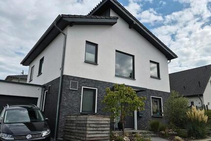 Haus Ruppichteroth - 4 Zimmer, 128 m&sup2;, 550.000&euro; | Angebot:27533873