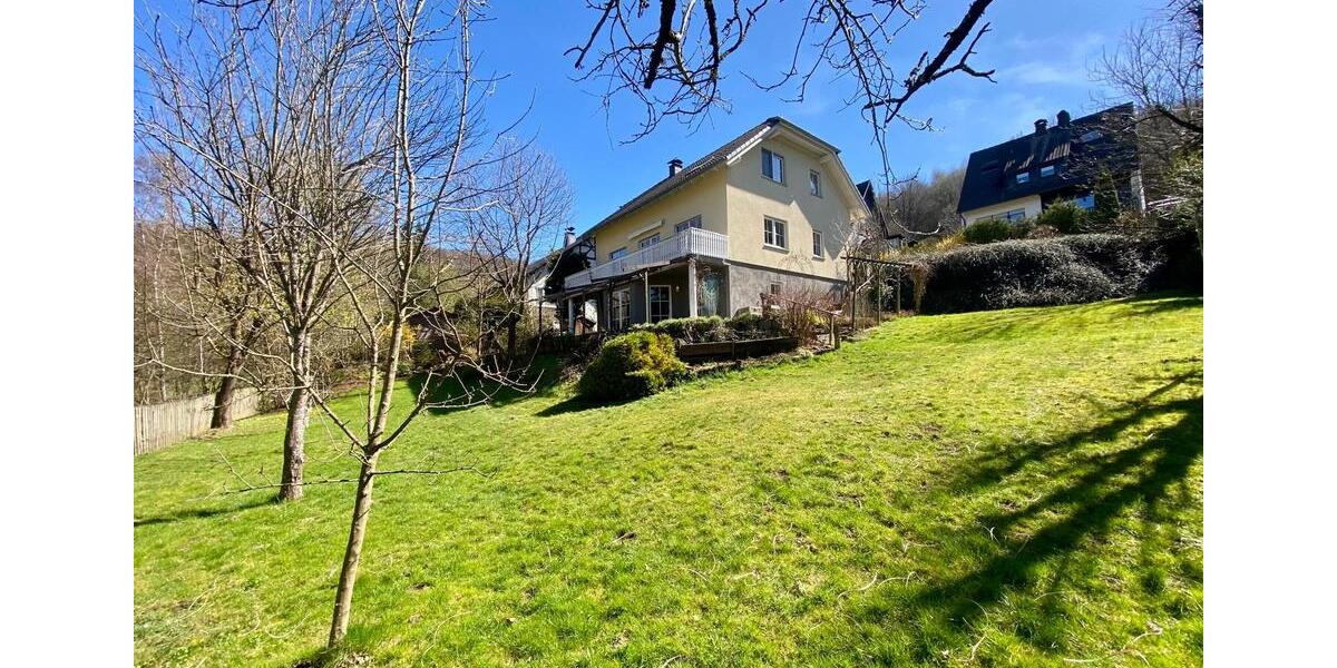 Einfamilienhaus Attendorn - 7 Zimmer, 238 m&sup2;, 425.000&euro; | Angebot:26517037