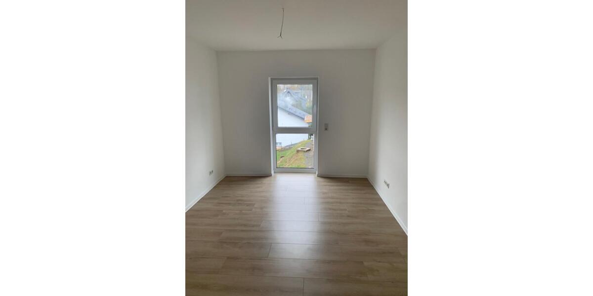 Doppelhaushälfte Nümbrecht - 9 Zimmer, 268 m&sup2;, 475.000&euro; | Angebot:21692398