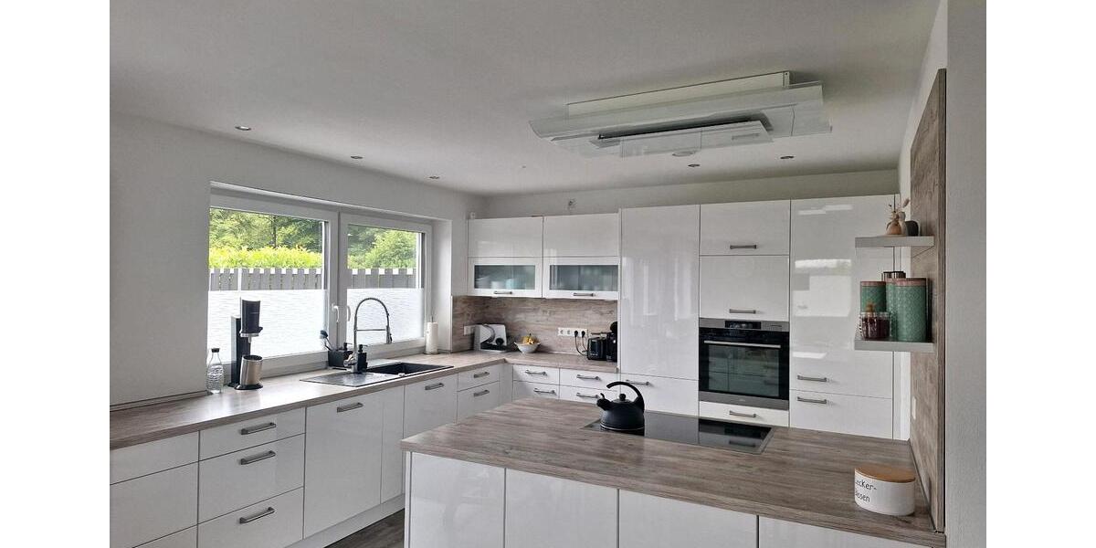 Einfamilienhaus Wenden - 7 Zimmer, 217 m&sup2;, 499.000&euro; | Angebot:25839879