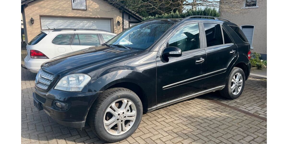 Mercedes-Benz ML 350 344.054 km 7.700 &euro; Marienheide 51709