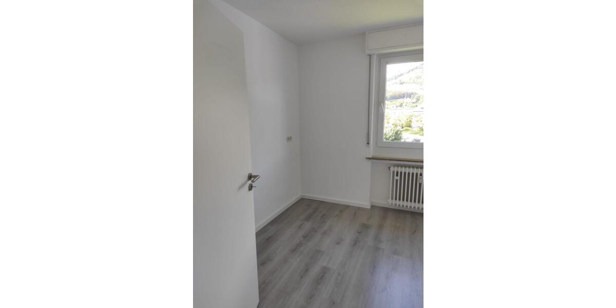 Etagenwohnung Plettenberg - 4 Zimmer, 90 m&sup2;, 620&euro; | Angebot:24796038