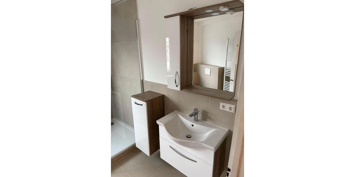 Etagenwohnung Wermelskirchen - 3.5 Zimmer, 108 m&sup2;, 1.150&euro; | Angebot:27584954