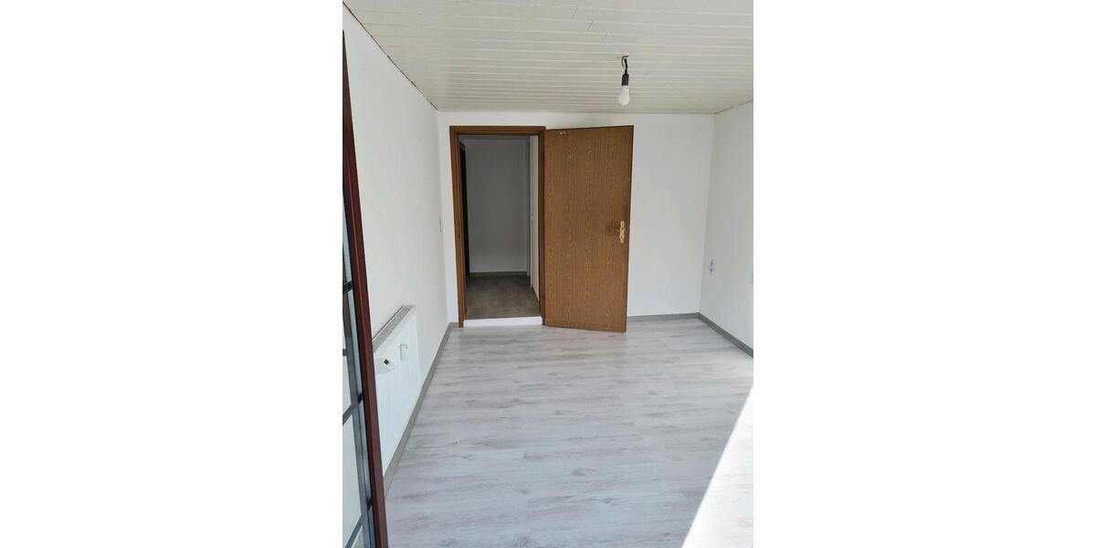 Erdgeschoßwohnung Wissen - 5 Zimmer, 140 m&sup2;, 850&euro; | Angebot:25991989