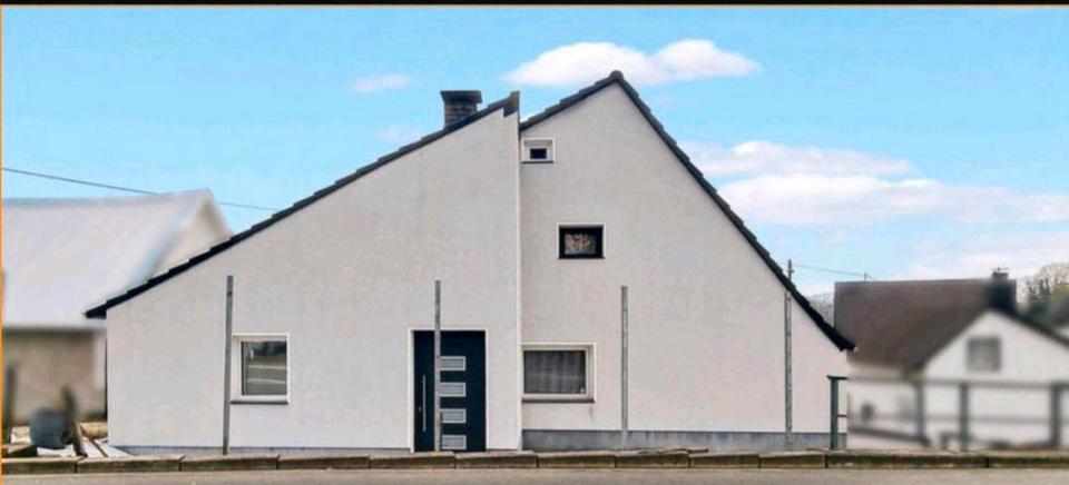Reihenhaus Wiehl - 6 Zimmer, 150 m&sup2;, 140.000&euro; | Angebot:26889272