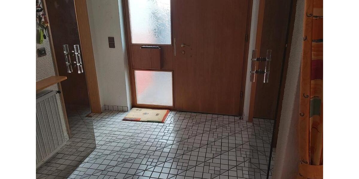 Terrassenwohnung Wermelskirchen - 5 Zimmer, 144 m&sup2;, 350.000&euro; | Angebot:27168179
