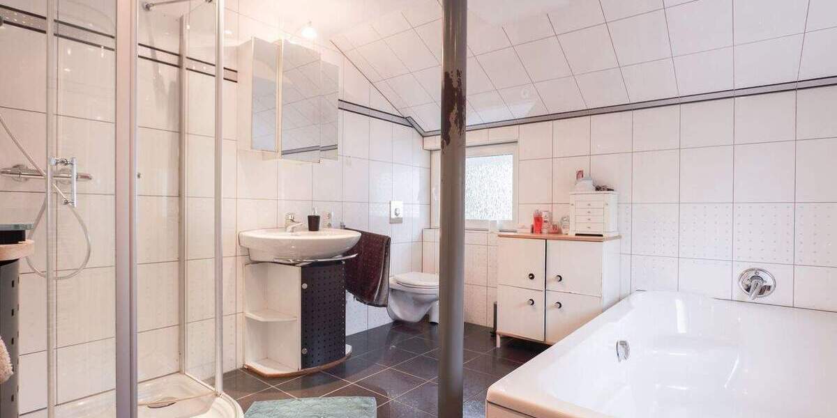 Mehrfamilienhaus, Wohnhaus Lüdenscheid Stüttinghausen - 9 Zimmer, 349 m&sup2;, 399.000&euro; | Angebot:26117799