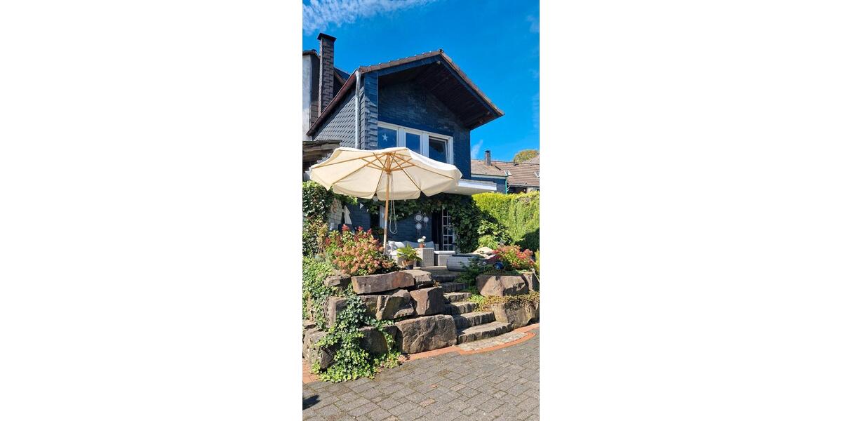 Einfamilienhaus Wermelskirchen - 8 Zimmer, 170 m&sup2;, 460.000&euro; | Angebot:26066033