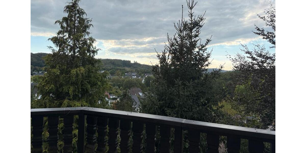Dachgeschoßwohnung Wiehl - 2 Zimmer, 94 m&sup2;, 800&euro; | Angebot:27552043