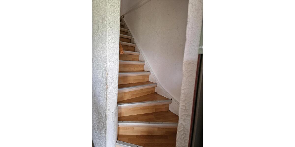 Einfamilienhaus Wenden - 7 Zimmer, 130 m&sup2;, 200.000&euro; | Angebot:27252221