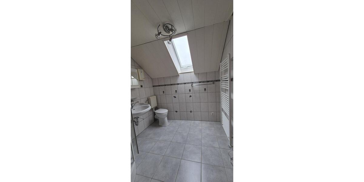 Dachgeschoßwohnung Waldbröl - 2 Zimmer, 70 m&sup2;, 550&euro; | Angebot:27553933