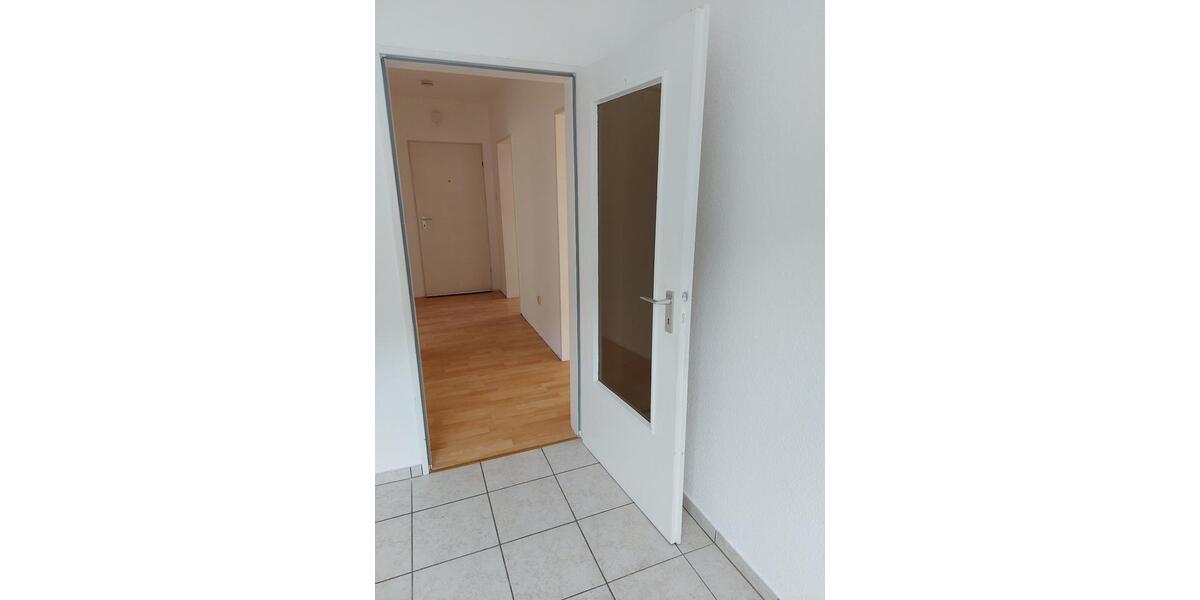 Hochparterre Gummersbach Berstig Süd - 2 Zimmer, 75 m&sup2;, 590&euro; | Angebot:25633250