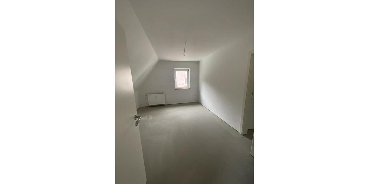 Dachgeschoßwohnung Plettenberg - 2 Zimmer, 33 m&sup2;, 319&euro; | Angebot:24751926