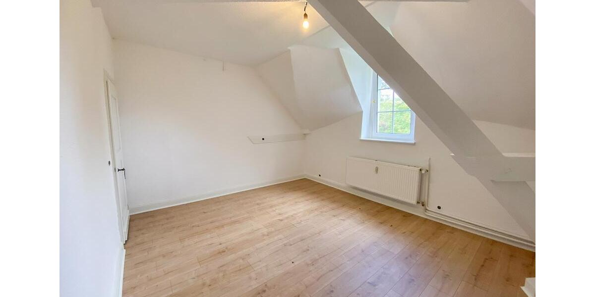 Dachgeschoßwohnung Morsbach - 4 Zimmer, 155 m&sup2;, 1.000&euro; | Angebot:23181341