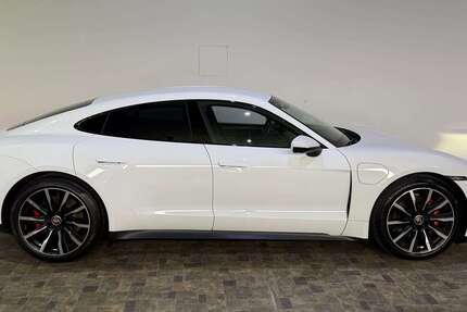 Porsche Taycan 215.000 km 43.990 &euro; Nümbrecht-Niederbröl 51588