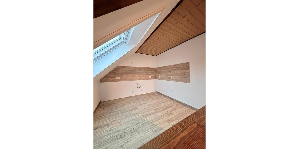 Dachgeschoßwohnung Attendorn - 2 Zimmer, 93 m&sup2;, 700&euro; | Angebot:25514531