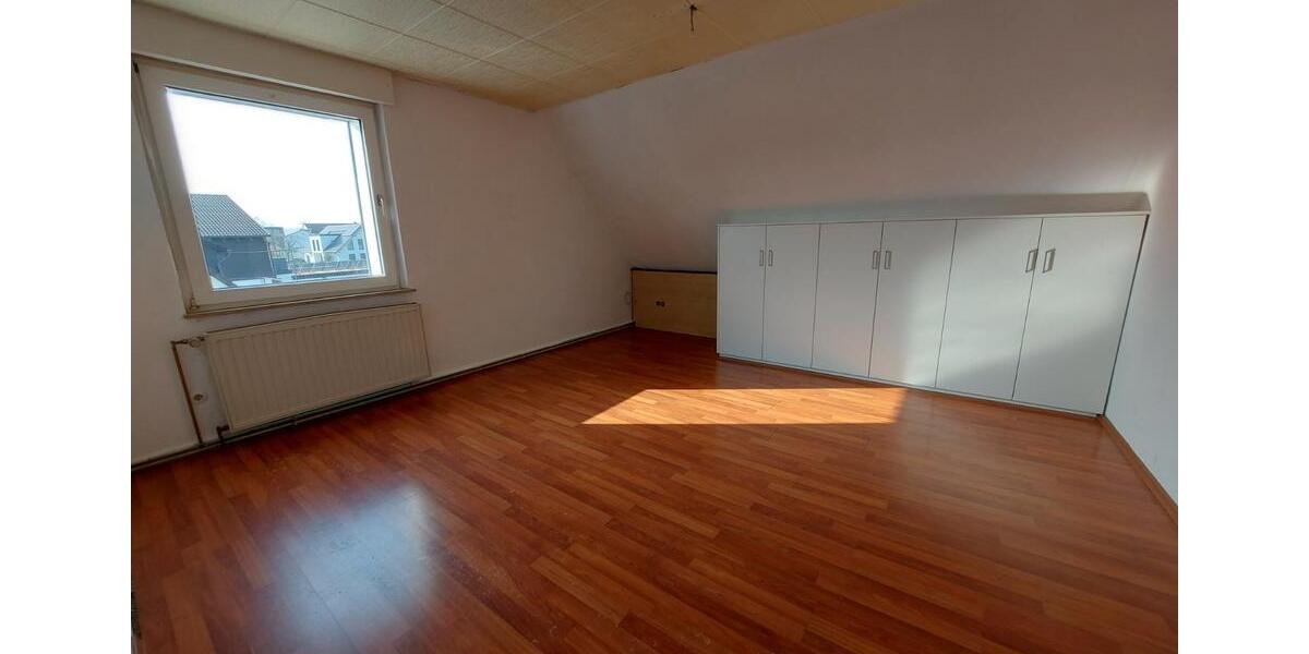 Dachgeschoßwohnung Kierspe - 3 Zimmer, 60 m&sup2;, 73.000&euro; | Angebot:26039576