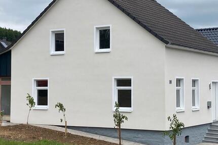 Haus Lindlar - 5 Zimmer, 130 m&sup2;, 1.350&euro; | Angebot:26617957