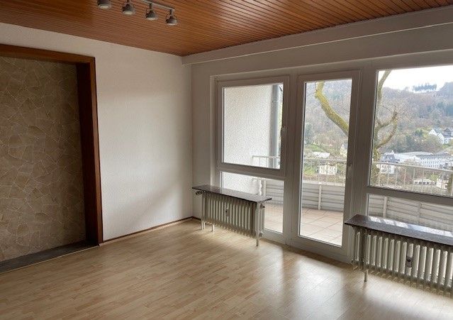 4 - 5 12 Zimmer, Küche, Bad, Gäste-WC, 2 x Loggia, Sauna - Etagenwohnung Lüdenscheid Brügge | Angebot:26014260