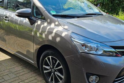 Toyota Verso 79.896 km 10.690 &euro; Wissen 57537
