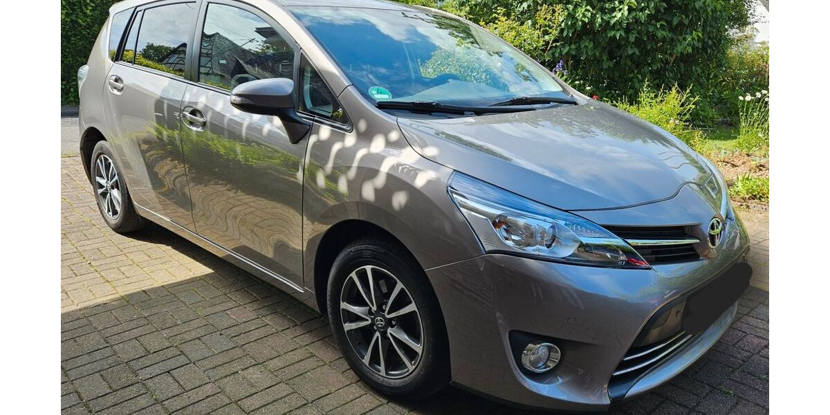 Toyota Verso 79.896 km 10.690 &euro; Wissen 57537