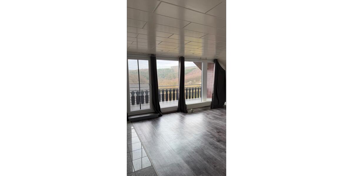 Dachgeschoßwohnung Lüdenscheid - 3 Zimmer, 105 m&sup2;, 695&euro; | Angebot:25978313