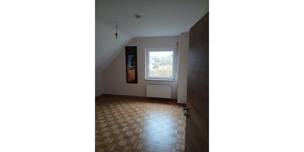 Etagenwohnung Windeck - 3 Zimmer, 85 m&sup2;, 750&euro; | Angebot:25936369