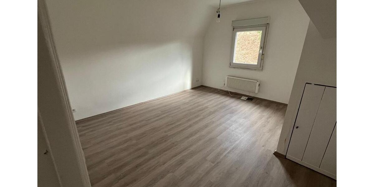Mehrfamilienhaus, Wohnhaus Schalksmühle - 7 Zimmer, 165 m&sup2;, 340.000&euro; | Angebot:25756056