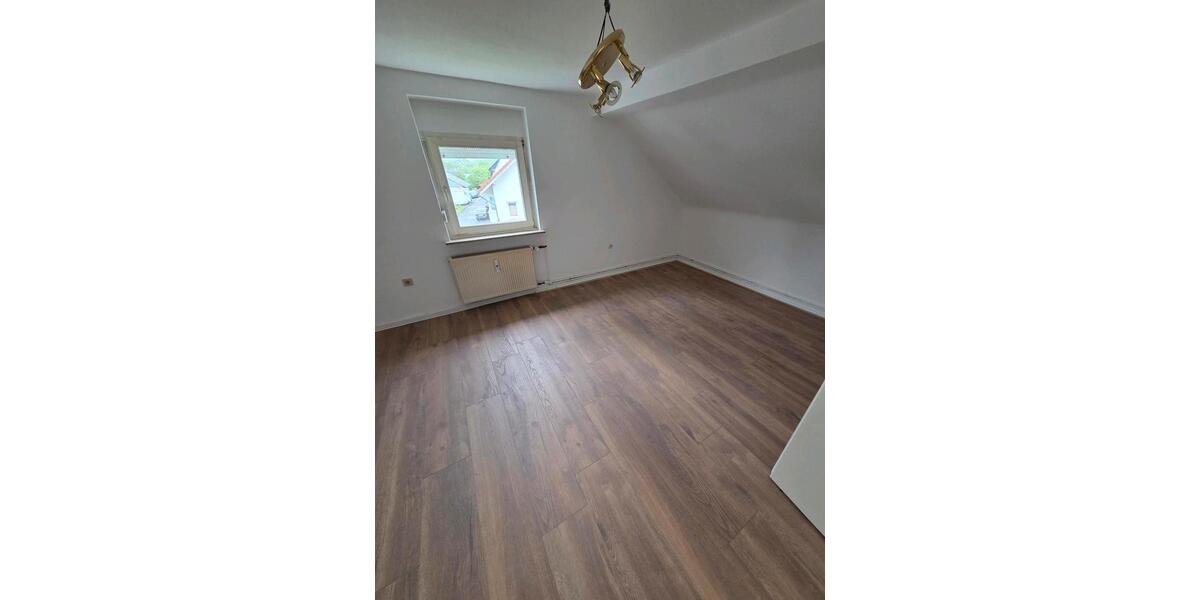 Dachgeschoßwohnung Gummersbach - 2 Zimmer, 60 m&sup2;, 430&euro; | Angebot:26567451