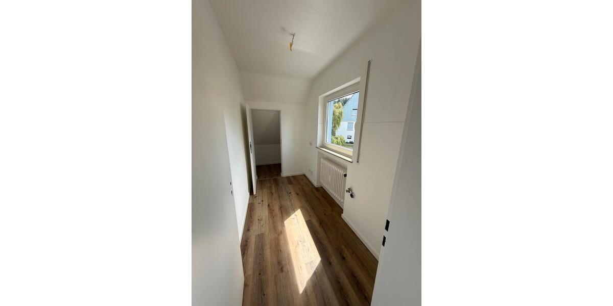 Dachgeschoßwohnung Olpe - 4 Zimmer, 80 m&sup2;, 225.000&euro; | Angebot:27181327