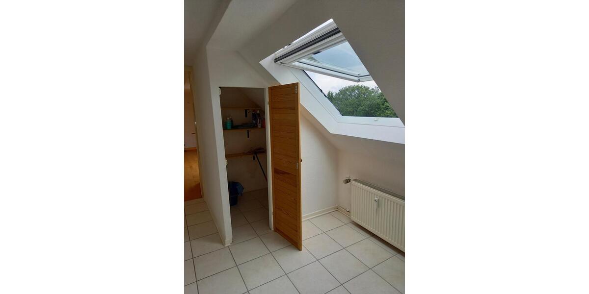 Dachgeschoßwohnung Radevormwald - 2.5 Zimmer, 70 m&sup2;, 455&euro; | Angebot:26415536