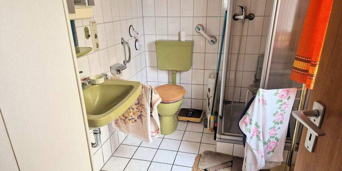 Mehrfamilienhaus, Wohnhaus Nümbrecht Breunfeld - 5 Zimmer, 138 m&sup2;, 198.000&euro; | Angebot:25698654