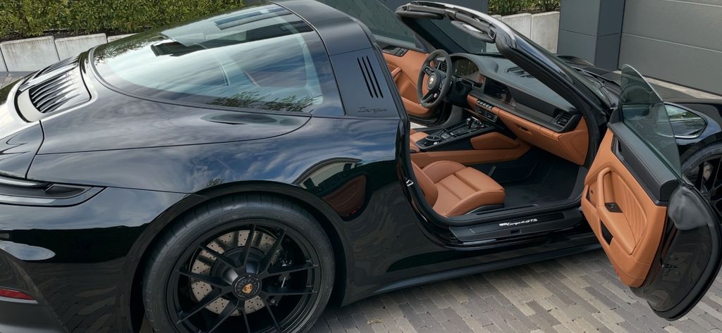Porsche 992 3.051 km 214.900 &euro; Freudenberg 57258