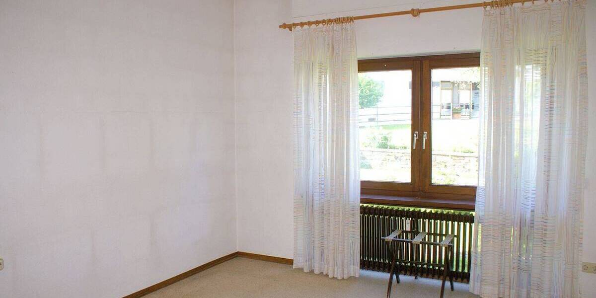 Mehrfamilienhaus, Wohnhaus Ruppichteroth - 9 Zimmer, 279 m&sup2;, 333.000&euro; | Angebot:25742820