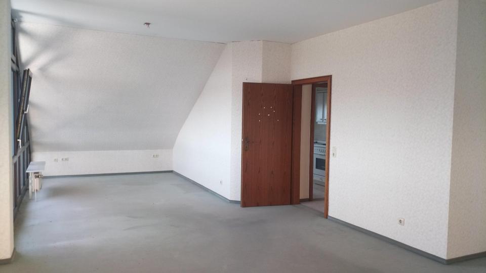 Dachgeschoßwohnung Overath - 2 Zimmer, 71 m&sup2;, 700&euro; | Angebot:25640167