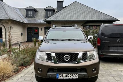 Nissan Navara 198.000 km 10.900 &euro; Reichshof 51580