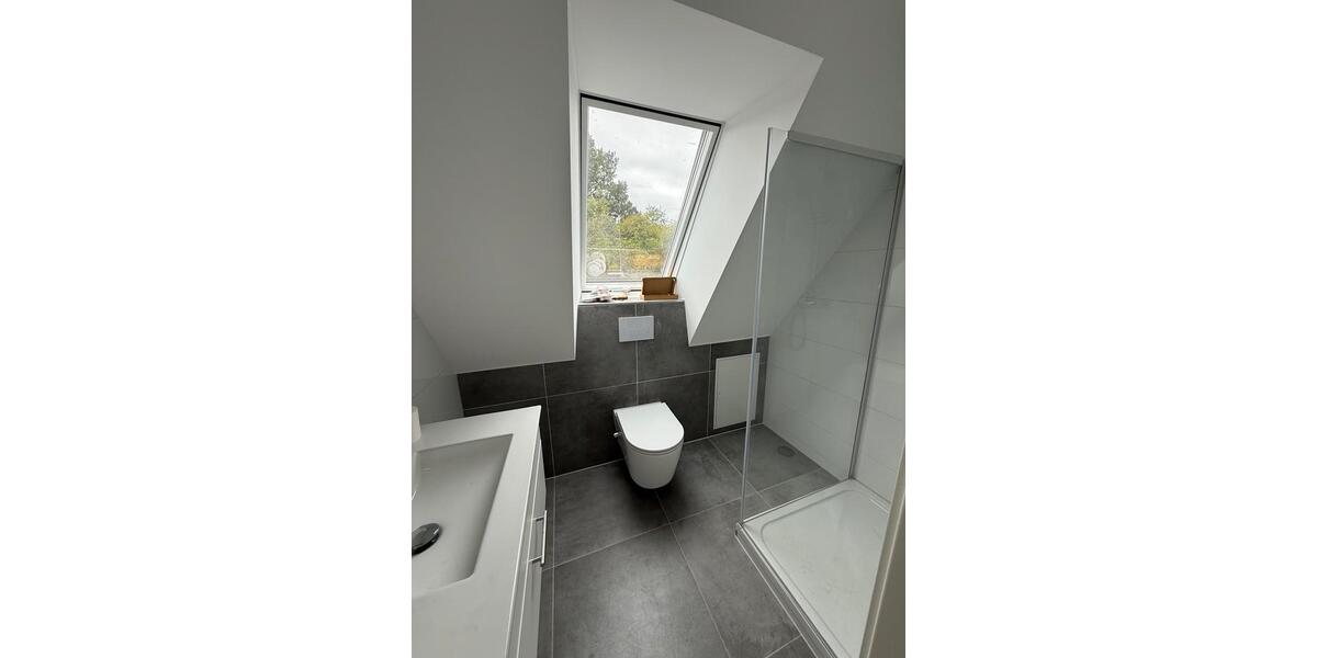 Dachgeschoßwohnung Engelskirchen - 4 Zimmer, 85 m&sup2;, 900&euro; | Angebot:27547849