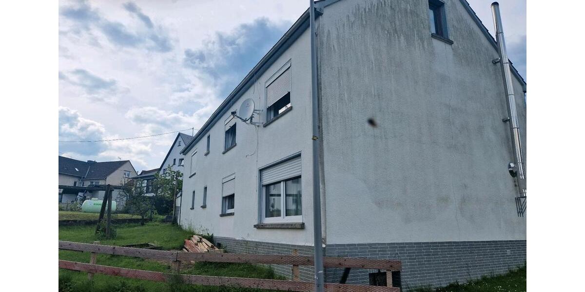 Einfamilienhaus Etzbach - 7 Zimmer, 200 m&sup2;, 1.200&euro; | Angebot:25341745