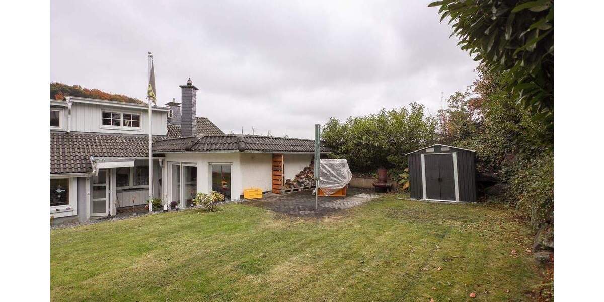 Mehrfamilienhaus, Wohnhaus Lüdenscheid Stüttinghausen - 9 Zimmer, 349 m&sup2;, 419.000&euro; | Angebot:25688973