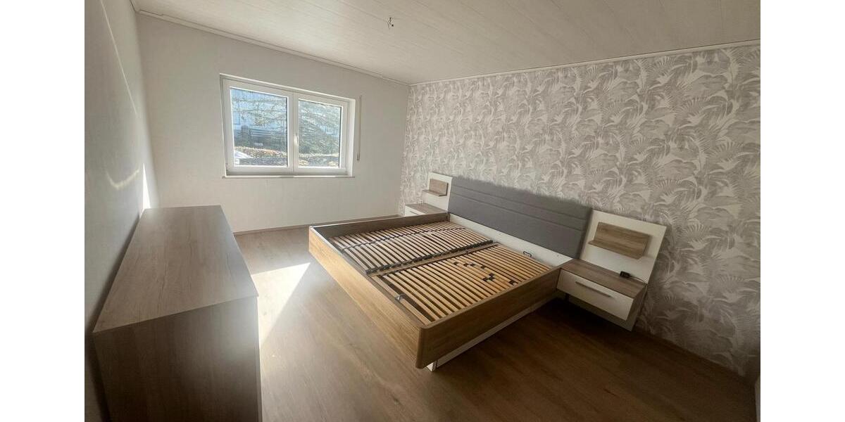 Etagenwohnung Windeck - 5 Zimmer, 125 m&sup2;, 1.000&euro; | Angebot:26051271