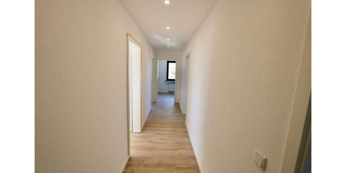 Dachgeschoßwohnung Overath - 3 Zimmer, 90 m&sup2;, 855&euro; | Angebot:25506990