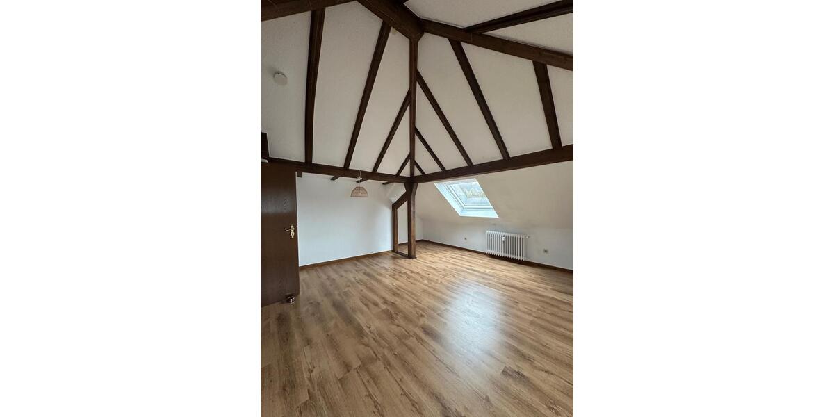 Dachgeschoßwohnung Gummersbach Berstig Süd - 3 Zimmer, 80 m&sup2;, 760&euro; | Angebot:26441258