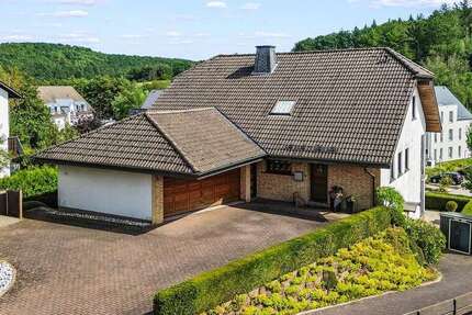 Haus Wenden - 9 Zimmer, 240 m&sup2;, 399.500&euro; | Angebot:27463016