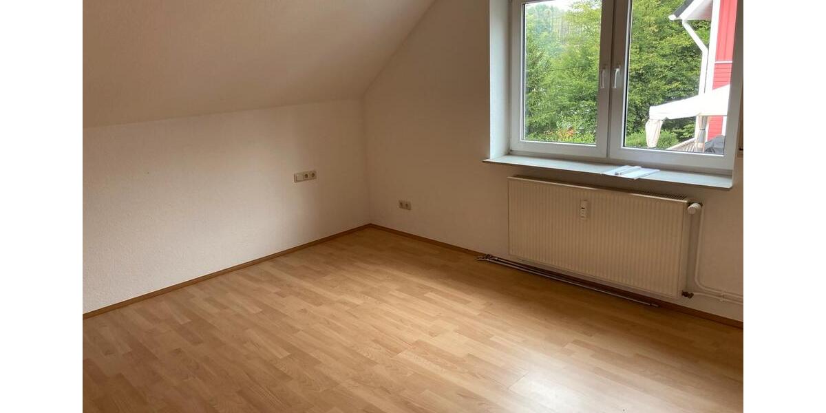 Dachgeschoßwohnung Freudenberg - 3 Zimmer, 84 m&sup2;, 625&euro; | Angebot:25981097