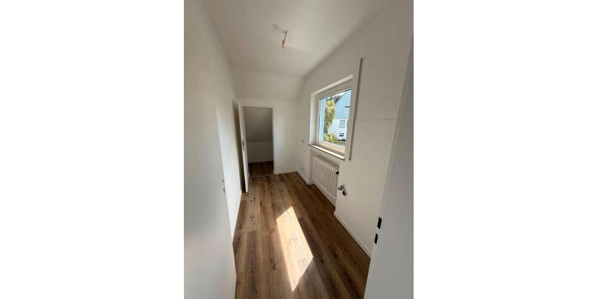 Dachgeschoßwohnung Olpe - 4 Zimmer, 81 m&sup2;, 200.000&euro; | Angebot:27458662