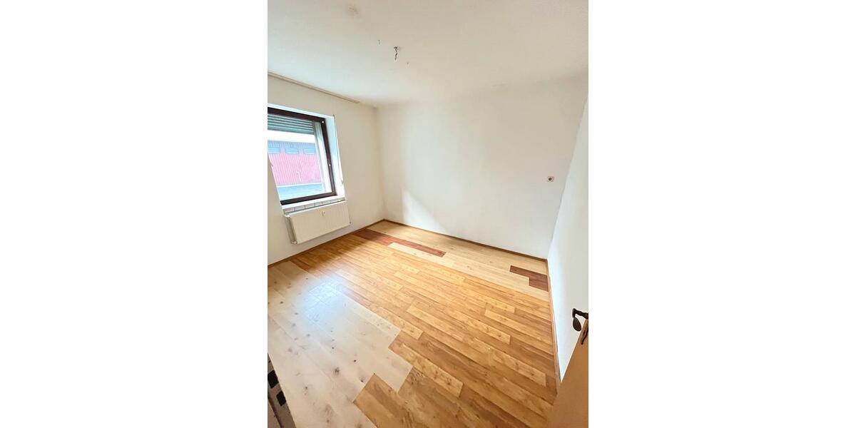 Etagenwohnung Gummersbach Berstig Süd - 3 Zimmer, 85 m&sup2;, 680&euro; | Angebot:25640083