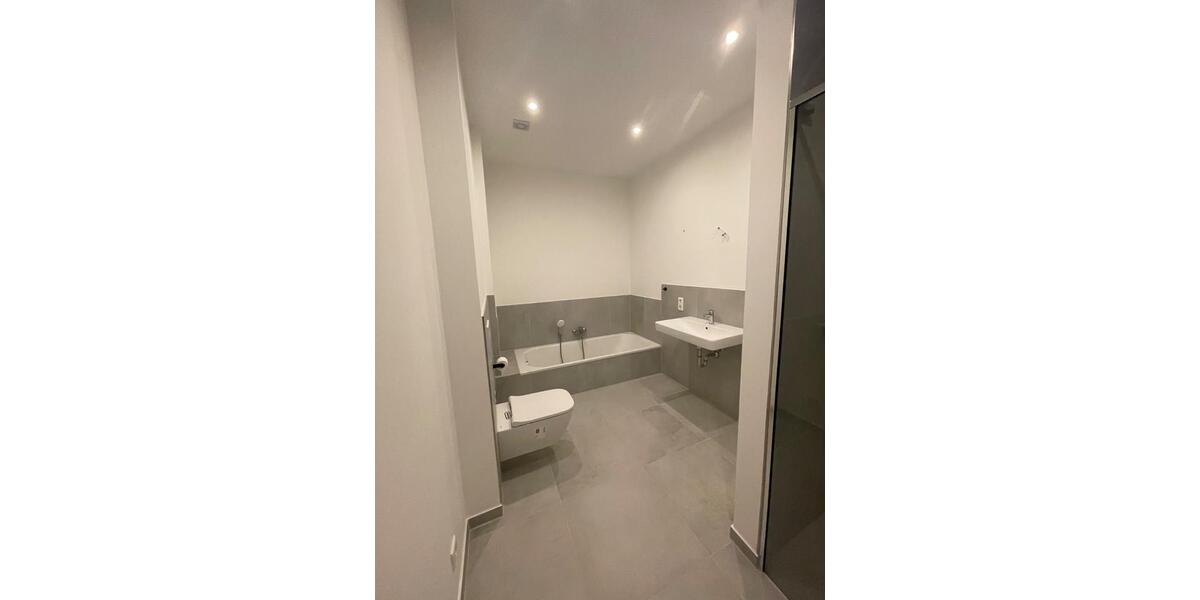 Hochparterre Wermelskirchen - 3 Zimmer, 130 m&sup2;, 1.680&euro; | Angebot:25580152