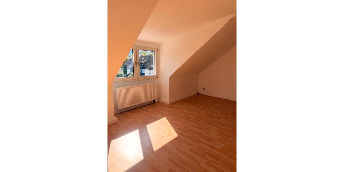 Dachgeschoßwohnung Gummersbach Berstig Süd - 3 Zimmer, 84 m&sup2;, 625&euro; | Angebot:27568626